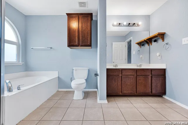 701 Hollow Rdg Schertz, TX 78108