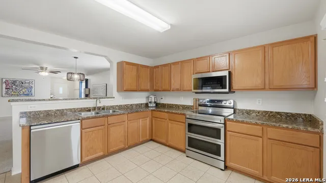 16238 GALLOPING OAK KNL Selma, TX 78154