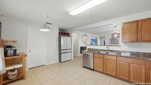 16238 GALLOPING OAK KNL Selma, TX 78154