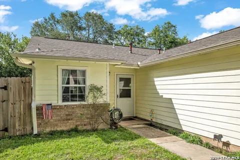 726 MEADOW GATE