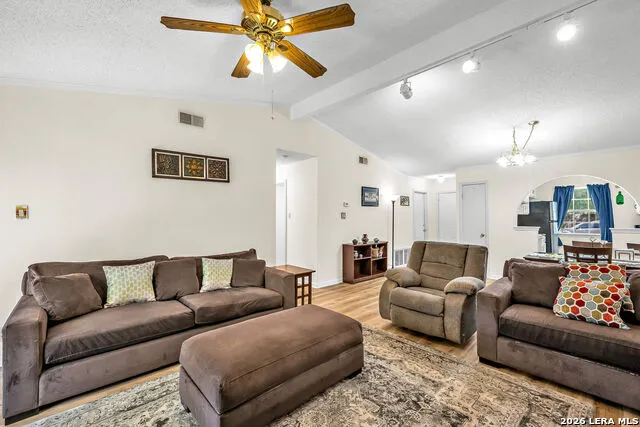 726 MEADOW GATE Converse, TX 78109