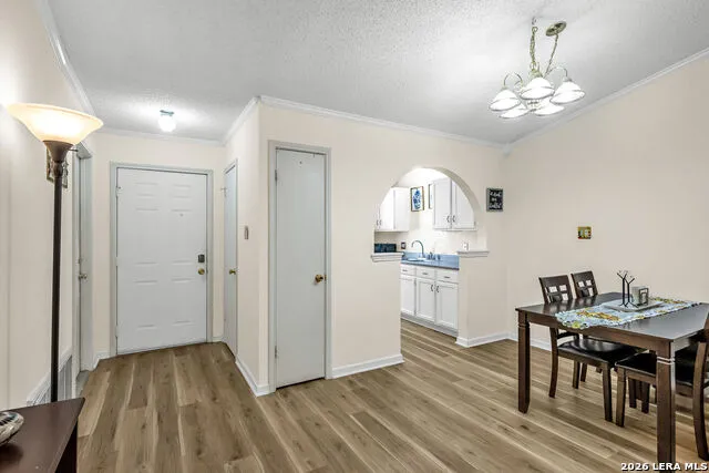 726 MEADOW GATE Converse, TX 78109