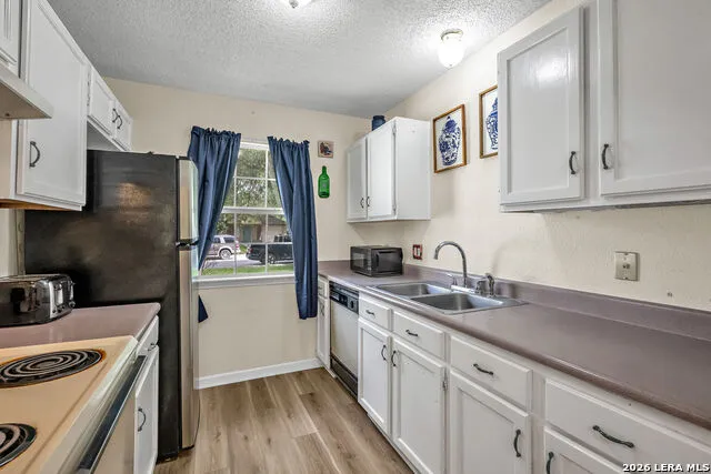 726 MEADOW GATE Converse, TX 78109