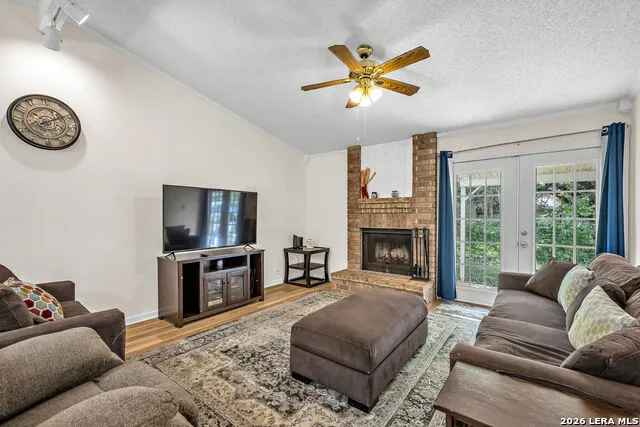 726 MEADOW GATE Converse, TX 78109