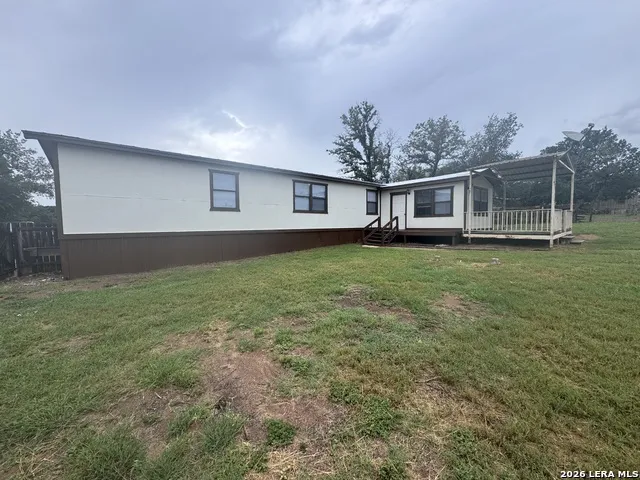 148 HICKORY HILL DR La Vernia, TX 78121