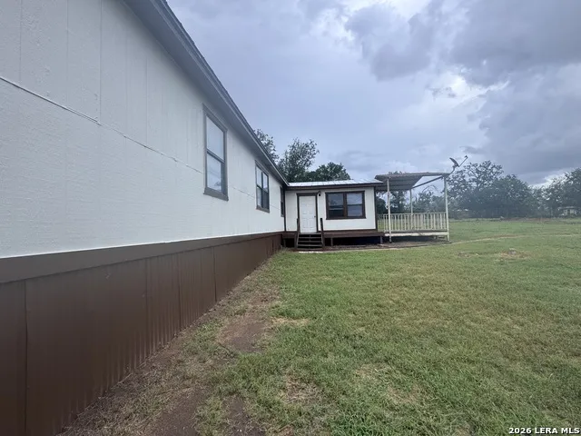 148 HICKORY HILL DR La Vernia, TX 78121