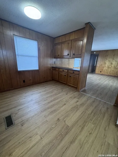 148 HICKORY HILL DR La Vernia, TX 78121
