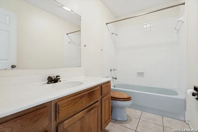 6703 LINN LAKE DR San Antonio, TX 78244