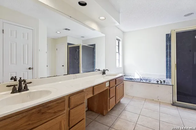 6703 LINN LAKE DR San Antonio, TX 78244