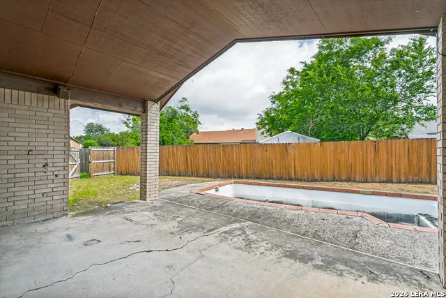 6703 LINN LAKE DR San Antonio, TX 78244