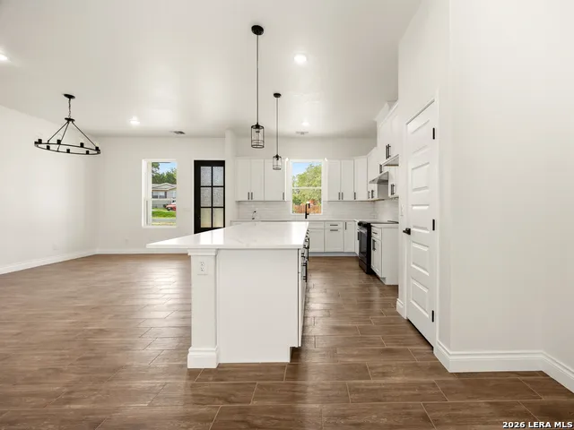 4807 BLUE BEECH DR Elmendorf, TX 78112