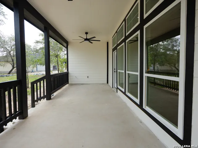 4807 BLUE BEECH DR Elmendorf, TX 78112