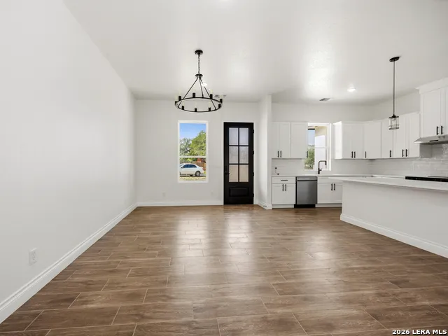 4807 BLUE BEECH DR Elmendorf, TX 78112