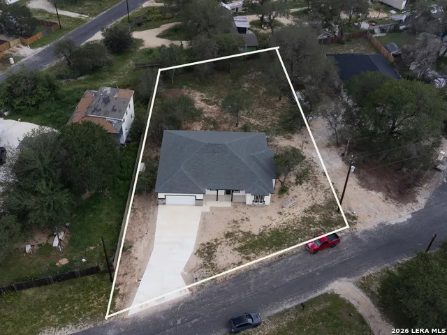 4807 BLUE BEECH DR Elmendorf, TX 78112