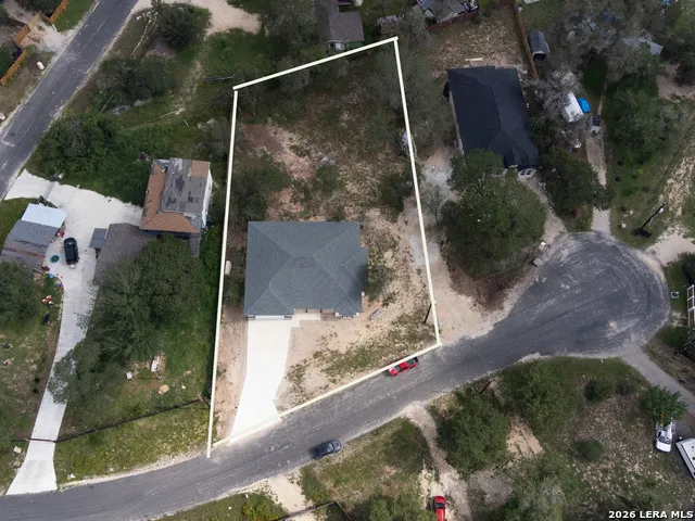 4807 BLUE BEECH DR Elmendorf, TX 78112