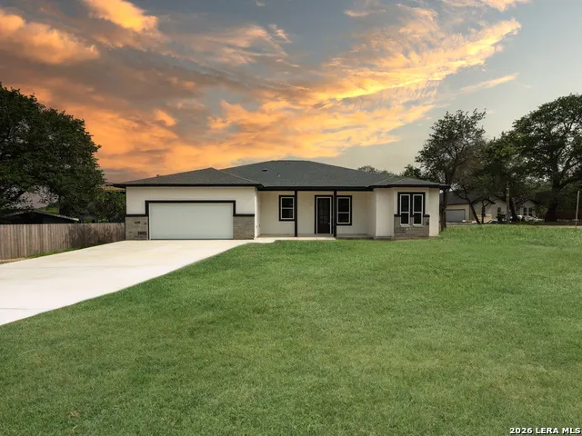 4807 BLUE BEECH DR Elmendorf, TX 78112