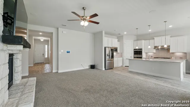 1606 Folk Victorian New Braunfels, TX 78132