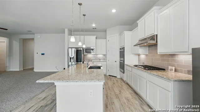 1606 Folk Victorian New Braunfels, TX 78132