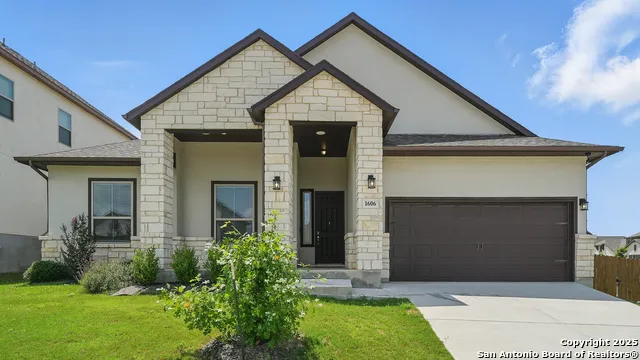 1606 Folk Victorian New Braunfels, TX 78132