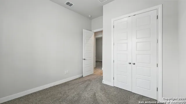 1606 Folk Victorian New Braunfels, TX 78132