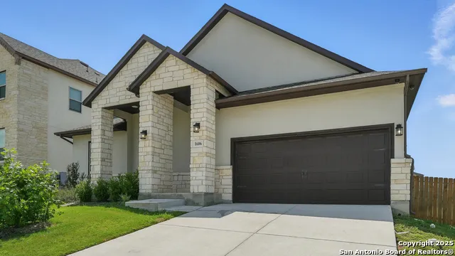 1606 Folk Victorian New Braunfels, TX 78132
