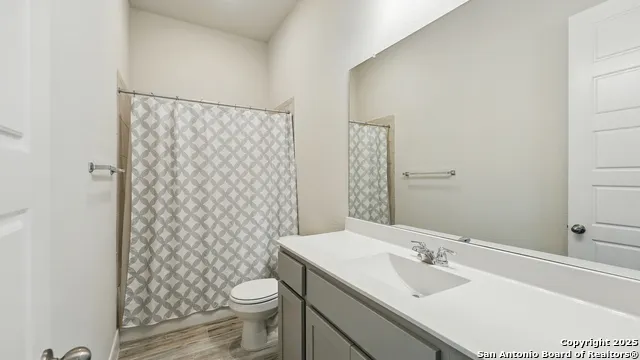 1606 Folk Victorian New Braunfels, TX 78132