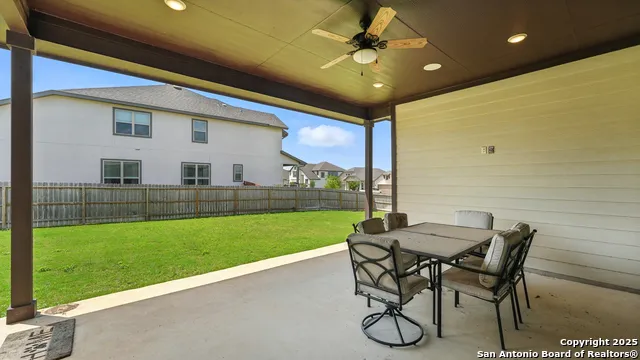 1606 Folk Victorian New Braunfels, TX 78132