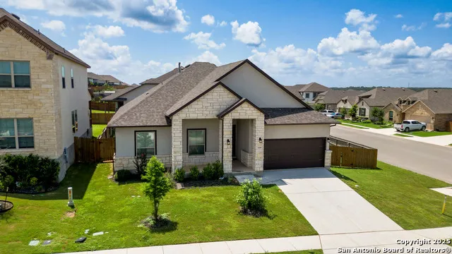1606 Folk Victorian New Braunfels, TX 78132