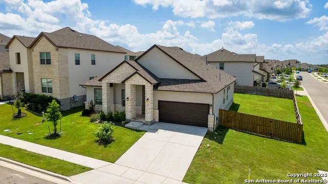 1606 Folk Victorian New Braunfels, TX 78132