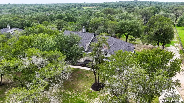 138 Wood Valley Adkins, TX 78101