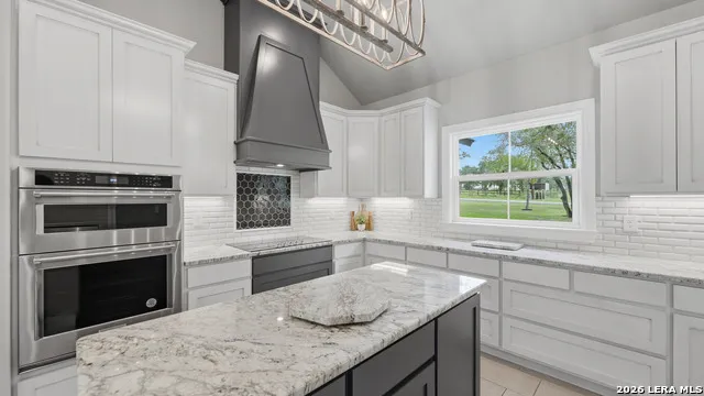 138 Wood Valley Adkins, TX 78101