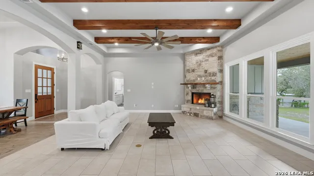 138 Wood Valley Adkins, TX 78101