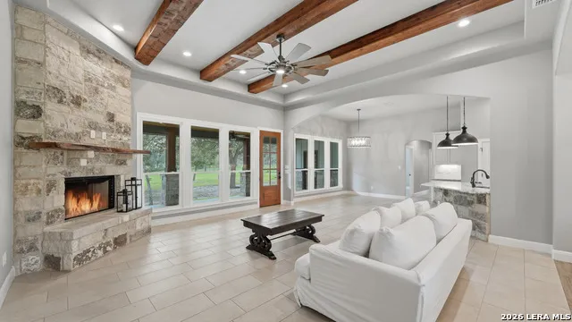 138 Wood Valley Adkins, TX 78101