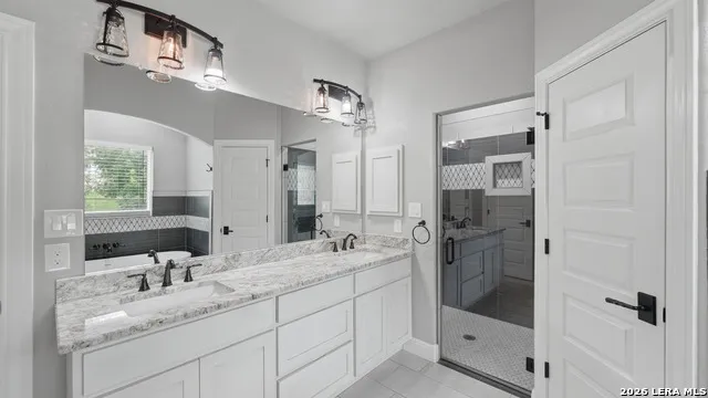 138 Wood Valley Adkins, TX 78101
