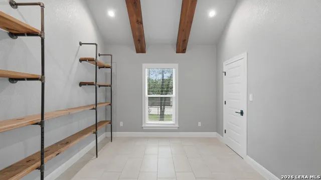 138 Wood Valley Adkins, TX 78101