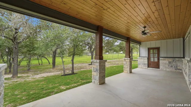 138 Wood Valley Adkins, TX 78101