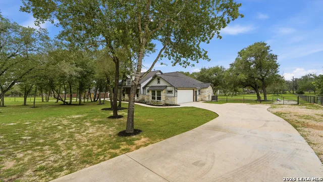 138 Wood Valley Adkins, TX 78101