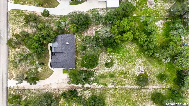 138 Wood Valley Adkins, TX 78101