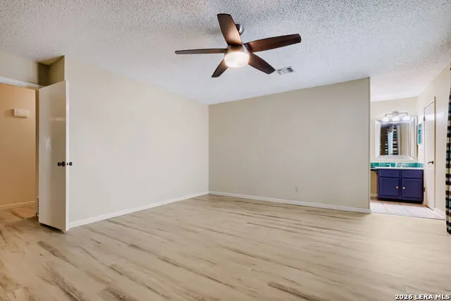 11834 BURNING BEND ST San Antonio, TX 78249