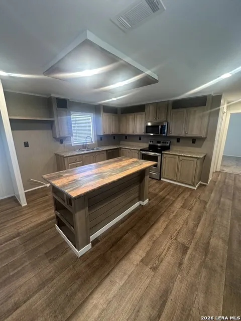 825 County Road 640 Hondo, TX 78861