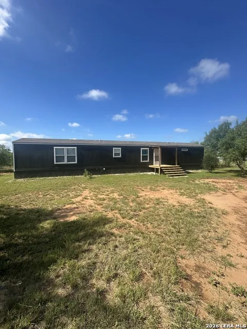 825 County Road 640 Hondo, TX 78861