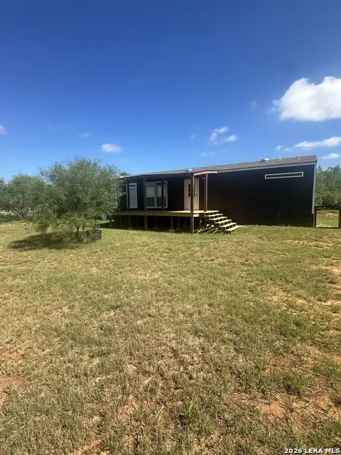 825 County Road 640 Hondo, TX 78861
