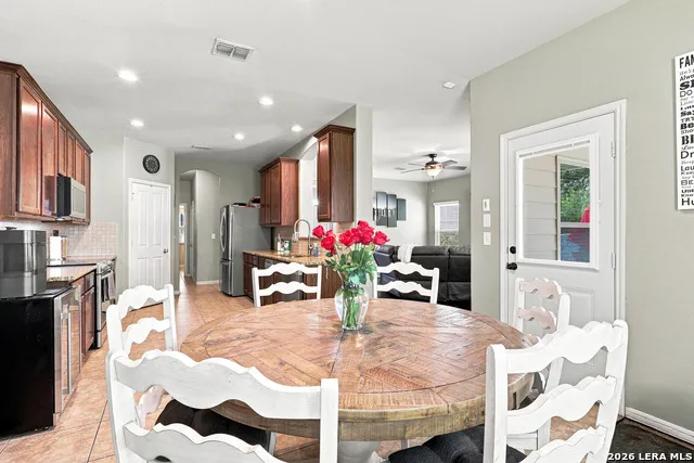 10903 FOX GLOVE FLD Helotes, TX 78023