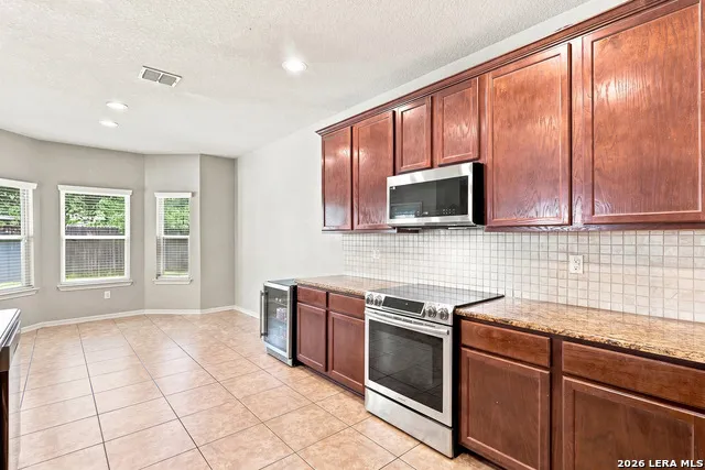 10903 FOX GLOVE FLD Helotes, TX 78023