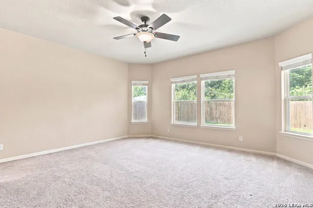 10903 FOX GLOVE FLD Helotes, TX 78023