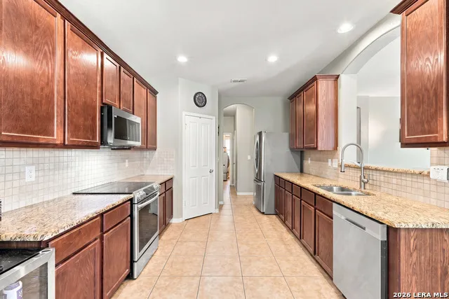 10903 FOX GLOVE FLD Helotes, TX 78023