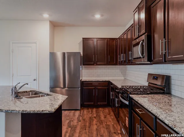 208 Gravel Gray Cibolo, TX 78108