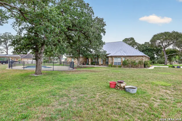 144 Abrego Lake Floresville, TX 78114