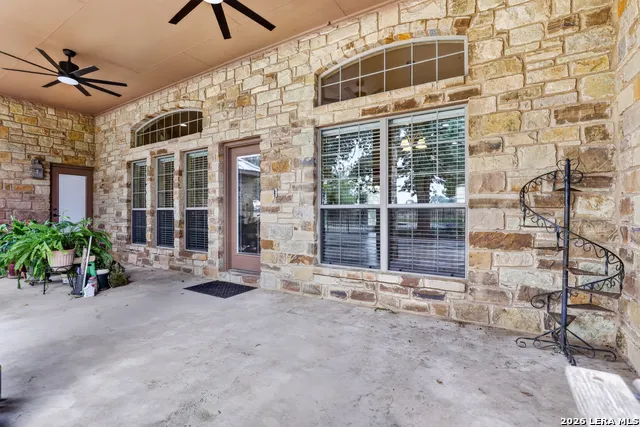 144 Abrego Lake Floresville, TX 78114