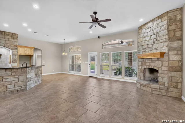 144 Abrego Lake Floresville, TX 78114